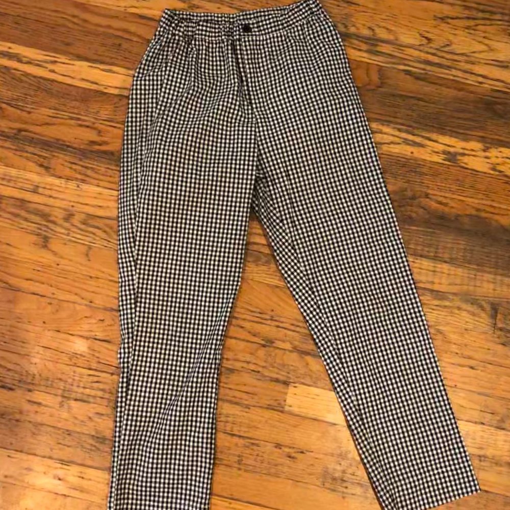 Brandy Melville Checkered Capris